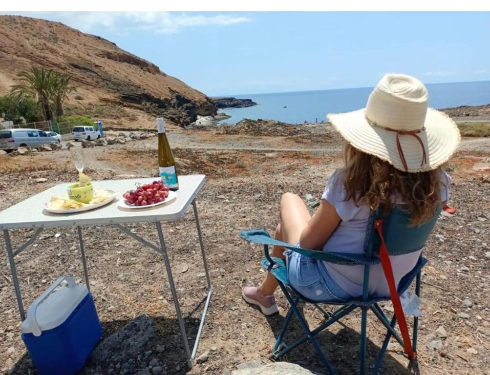 Mesa y sillas de camping