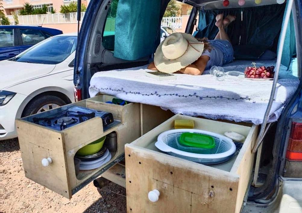 Módulo de cocina trasero con cajones
