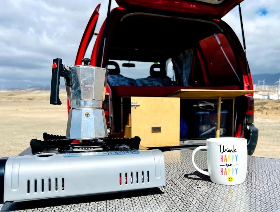 Cocina de gas y cafetera